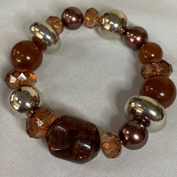 Group of chunky funky neutral stretch bracelets - Picture 4 of 12